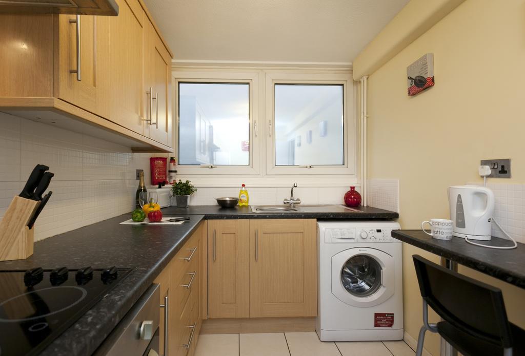 Victoria Centre Apartments In The Victoria Centre Shopping Centre - Nottingham City Centre - 24 Hour Access - Most Central Location, Kitchen - Sunday Check-Out 1Pm - Opposite Hilton By Restaurants & Shops - Outdoor Parking Cars Or Vans Five Pounds A Exterior foto